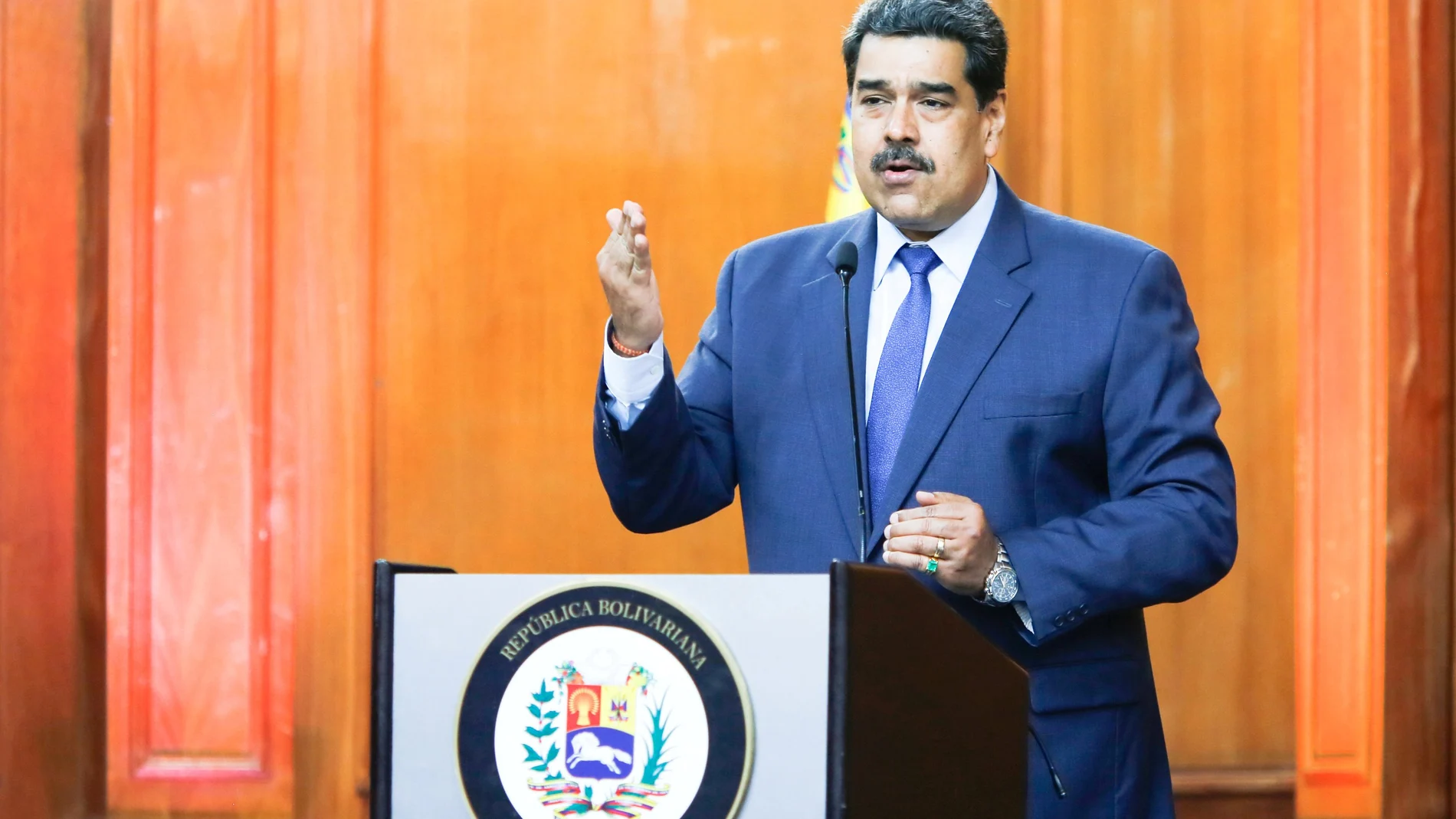 FILE PHOTO: Venezuela's President Nicolas Maduro speaks during the Venezuela's national award of journalism ceremony in Caracas, Venezuela June 29, 2020. Picture taken June 29, 2020. Miraflores Palace/Handout via REUTERS ATTENTION EDITORS - THIS PICTURE WAS PROVIDED BY A THIRD PARTY./File Photo