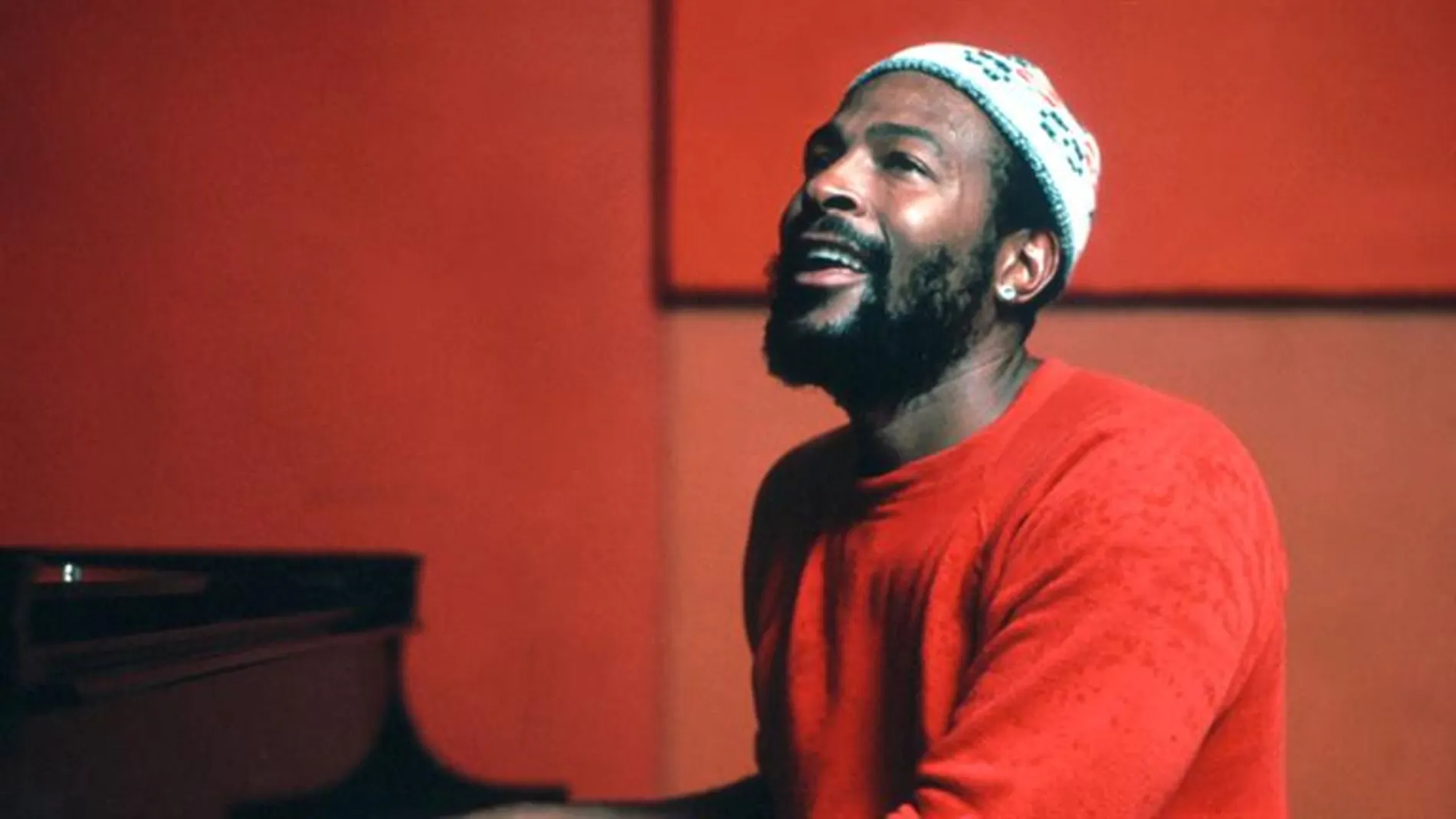 El artista Marvin Gaye publicó "What's Going On"
