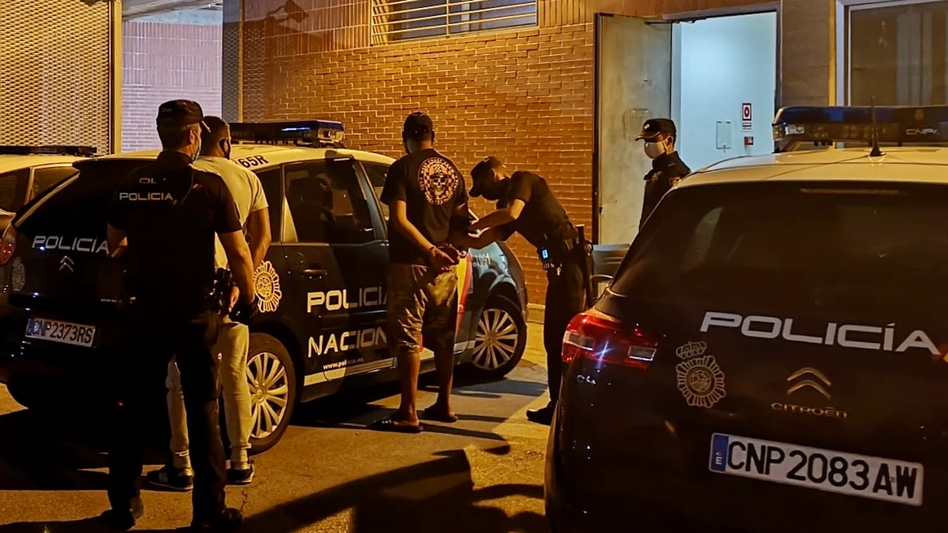 Foto de archivo de una actuación de la Policía Nacional, que detuvo a dos personas por obligar a ejercer la mendicidad a un menor de edad en pleno centro de Murcia