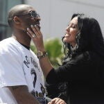 Kobe Bryant y a su esposa, Vanessa