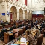 El Pleno del Parlamento andaluz durante la votación del dictamen de la reconstrucción económica y social de la región