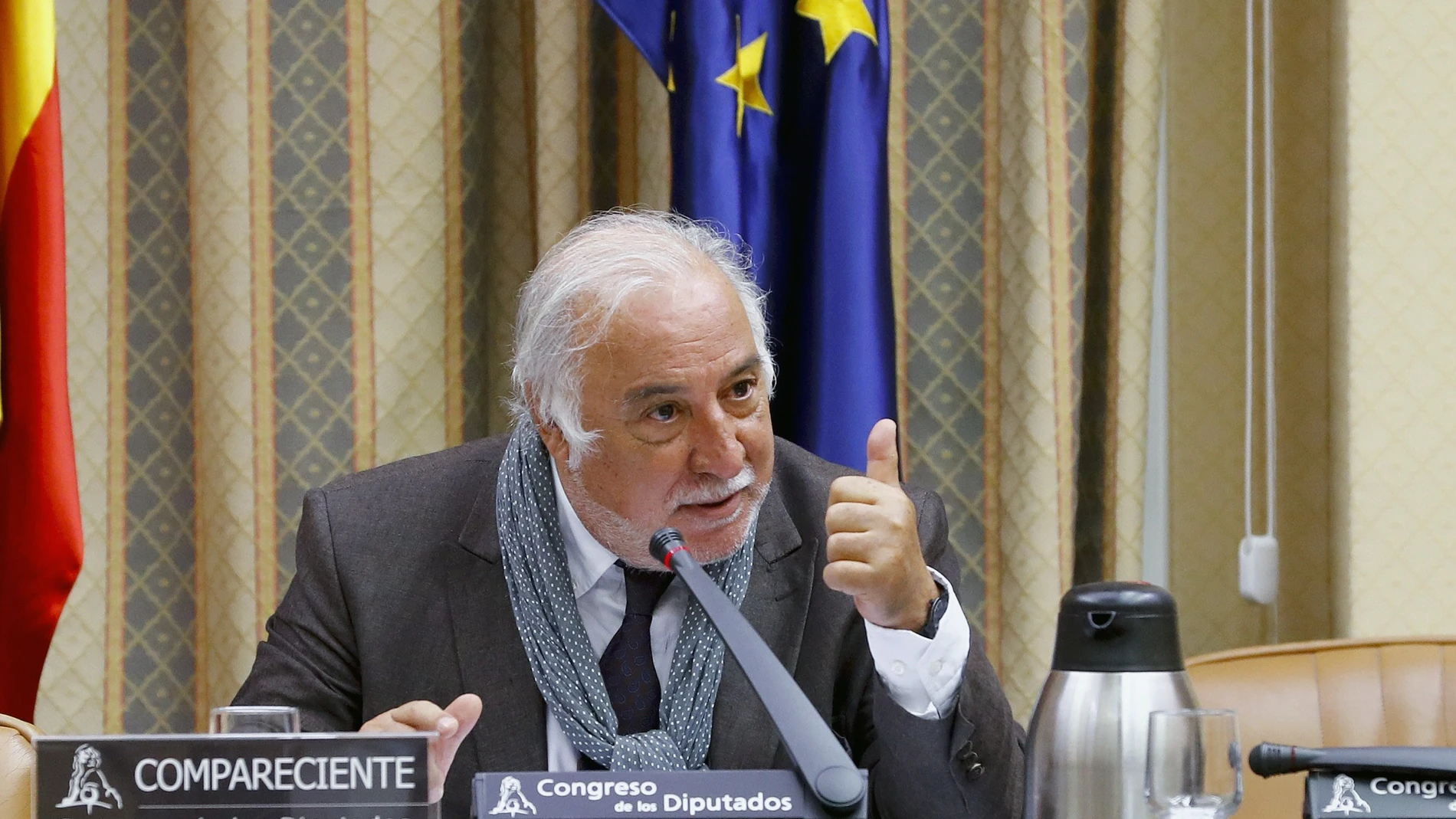 El director de la Dirección General de Tráfico (DGT), Pere Navarro, durante una comparecencia ante la Comisión de Seguridad Vial del Congreso. EFE/Ballesteros