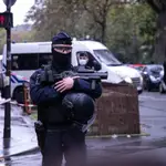 La Policía francesa vigila la zona donde se encontraba la redacción de la revista &quot;Charlie Hebdo&quot;