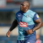 Adebayo Akinfenwa, delantero del Wycombe Wanderers.