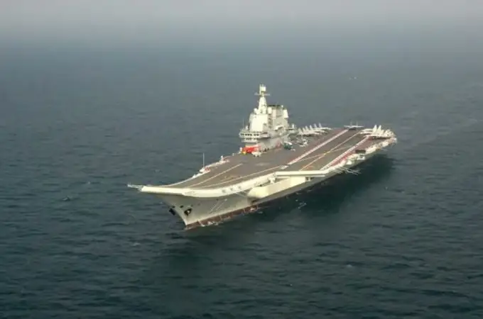 Así es el impresionante portaaviones “Shandong” que China ha mandado como advertencia a Taiwan