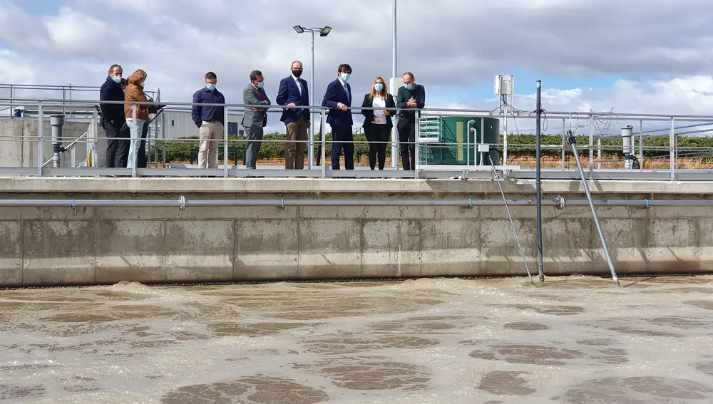 El consejero Juan Carlos Suárez-Quiñones, durante su visita a las instalaciones de la nueva EDAR en Rueda.CONSEJERÍA DE FOMENTO DE LA JUNT25/09/2020