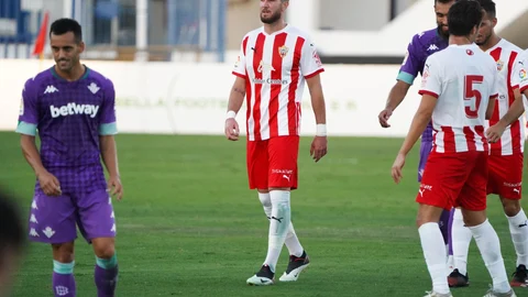 Mathieu Peybernes con el Almería.