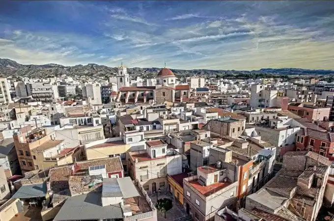 El pueblo de Alicante en el que sus vecinos ahorrarán un 20% en la factura de la luz
