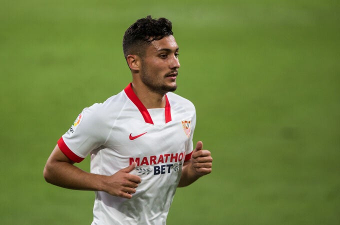 Óscar Rodríguez con el Sevilla.