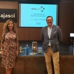 Palma García, profesora de Educación Infantil, y Fernando Seco, vicepresidente ejecutivo de Cesur, hoy en el encuentro educativo celebrado en la Fundación Cajasol