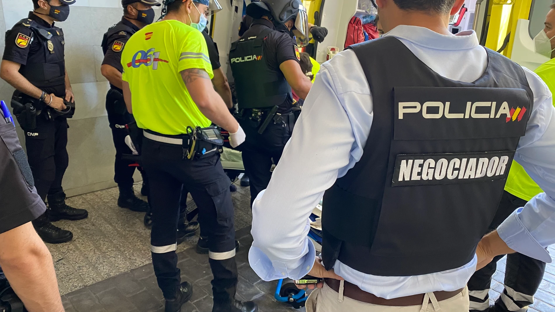 Ha sido una rápida intervención coordinada entre el Grupo de Atención al Ciudadano, la Unidad de Prevención y Reacción y el equipo territorial de negociación de la Brigada de Policía Judicial de Murcia