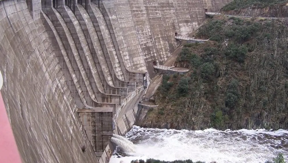 Central hidroeléctrica en presaMITECO28/09/2020