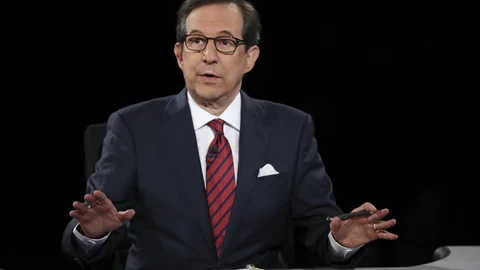 Imagen de archivo de Chris Wallace cuando moderó el debate entre Donald Trump y Hillary Clinton