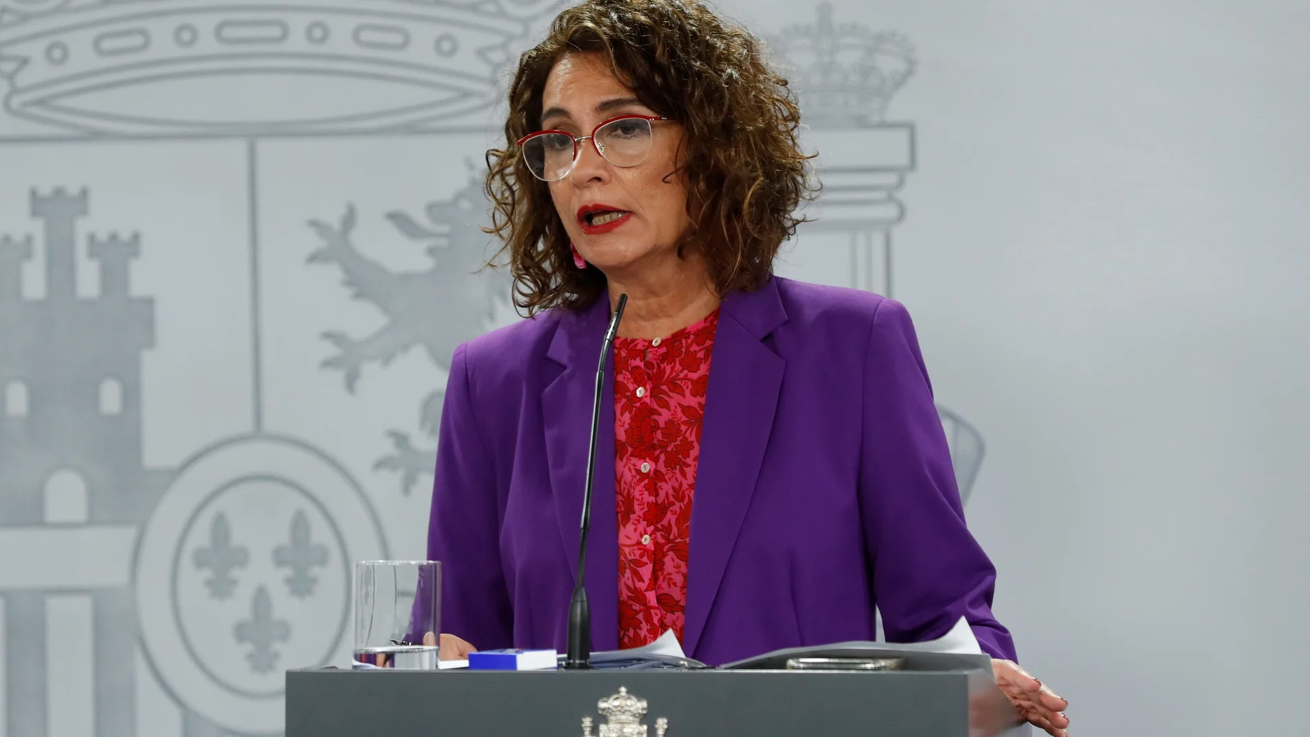 La ministra de Hacienda y portavoz del Gobierno, María Jesús Montero, durante su intervención en la rueda de prensa posterior a la reunión semanal del Consejo de ministros, este martes en Moncloa.