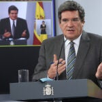 El ministro de Seguridad Social y Migraciones, José Luis Escrivá, en rueda de prensa posterior al Consejo de Ministro celebrado tras el Consejo de Ministros