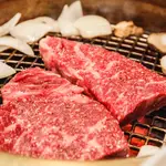 La carne de Kobe no necesita de adornos para potenciar su sabor exquisito.
