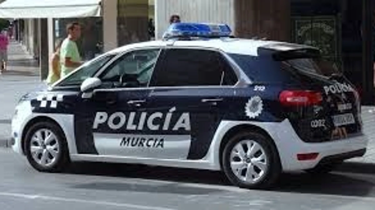 Un detenido le rompe el tabique nasal a un agente de la Policía de Murcia