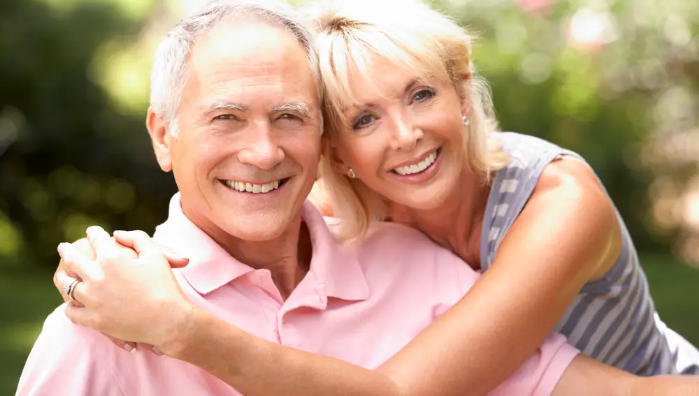 Una pareja 'Silver' muy sonriente.