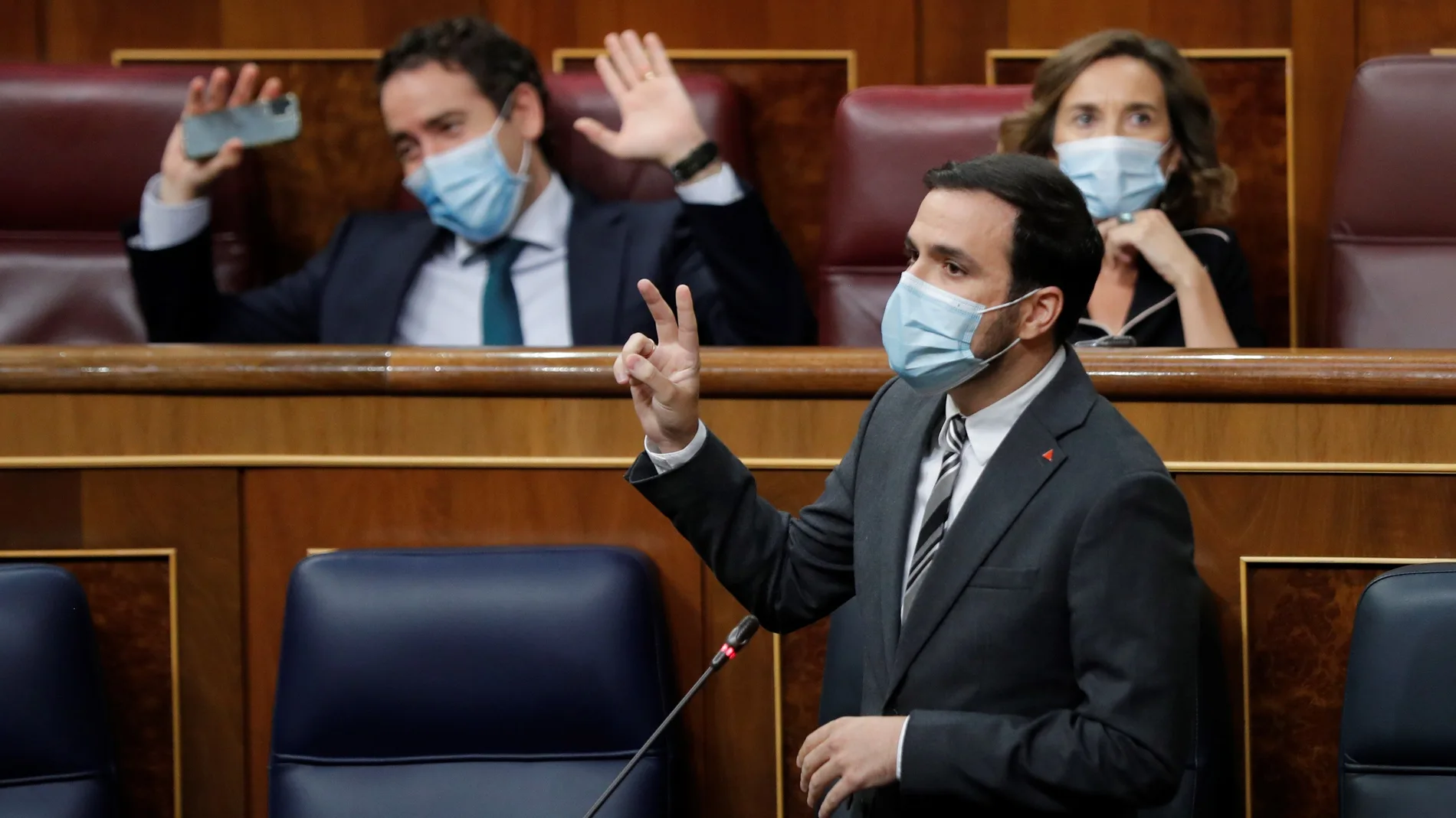 MADRID, 30/09/2020.- El ministro de Consumo, Alberto Garzón, durante su intervención en la sesión de control al Ejecutivo este miércoles en el Congreso. EFE/Emilio Naranjo