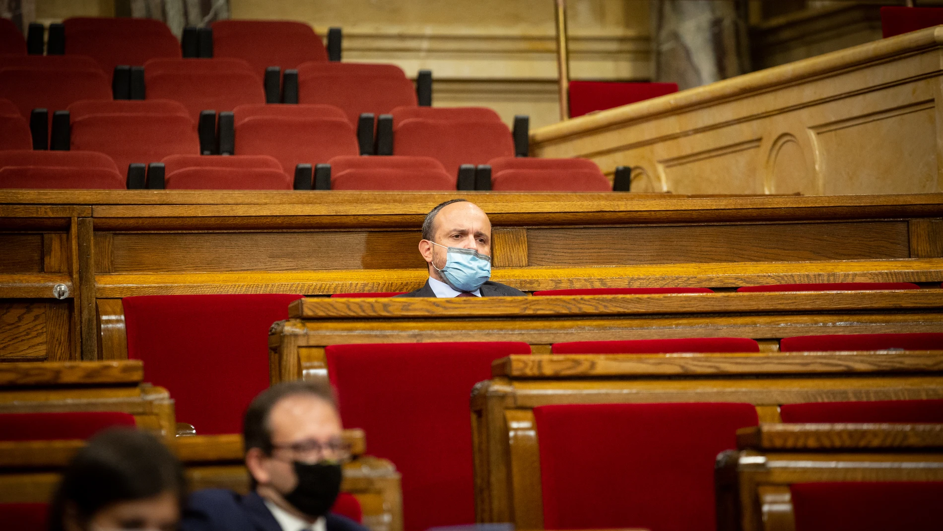 El diputado del PP Alejandro Fernández, durante una sesión plenaria monográfica en el Parlament sobre la inhabilitación del expresidente Quim Torra