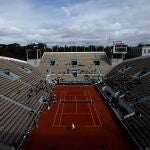 El ruido se sintió en las pistas de Roland Garros y durante unos segundo se paró el partido entre Stan Wawrinka y Dominik Koepfer