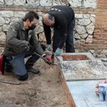 Exhumación de ciudadanos fusilados después de la Guerra Civil en el cementerio de Guadalajara