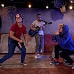 De izda. a dcha., Alan Castillo, Zack Gómez y Álex Silleras protagonizan el montaje