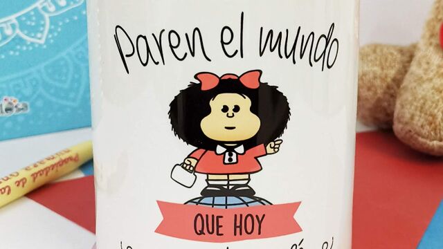 Taza de Mafalda de Quino "Paren el mundo"