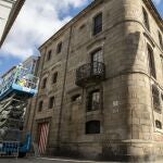 La Casa Cornide, diseñada entre 1750 y 1760 en estilo barroco, se encuentra en el centro de La Coruña