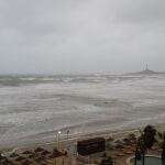 Meteorología alerta de lluvias, tormentas y olas de hasta tres metros