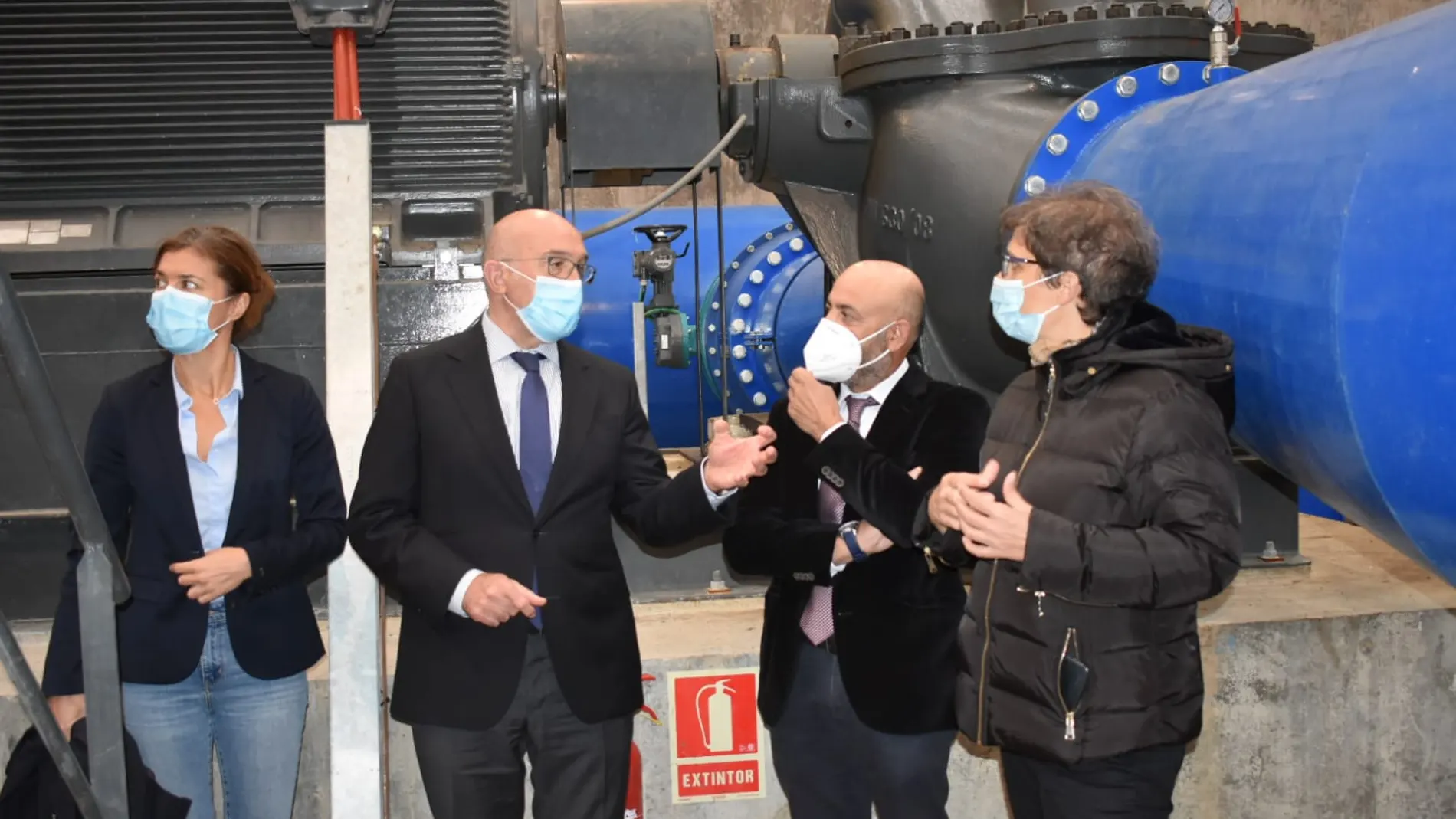 El consejero de Agricultura, Ganadería y Desarrollo Rural, Jesús Julio Carnero, visita Coreses (Zamora)