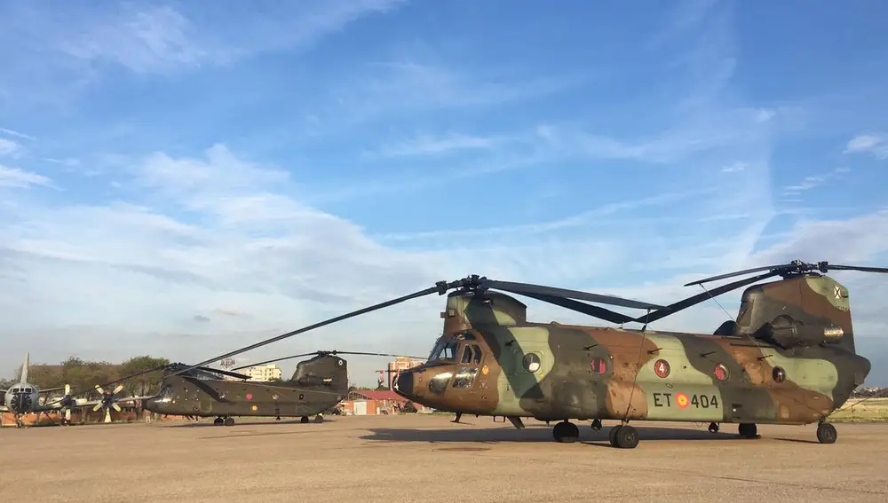 Helicópteros Chinook en Cuatro Vientos