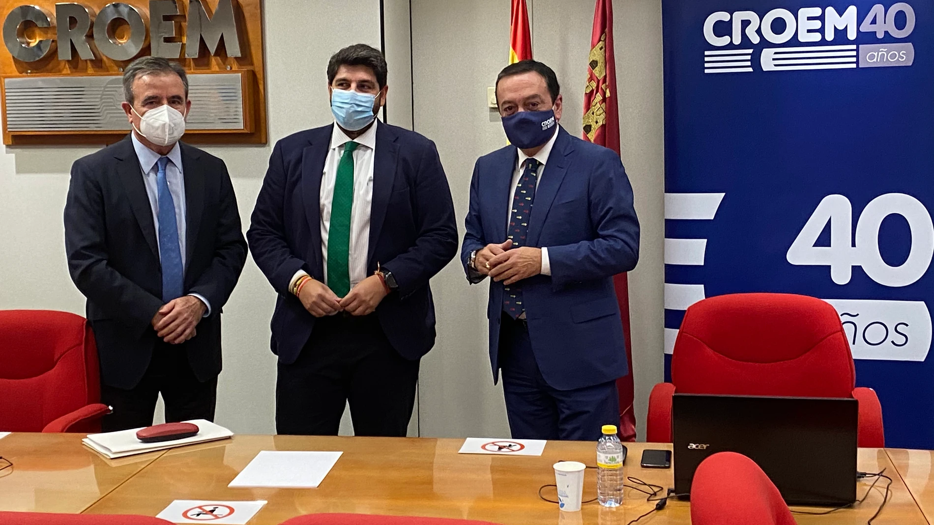 López Miras, en el centro, con Albarracín, a la derecha, duranta la Junta DirectivaCROEM02/10/2020
