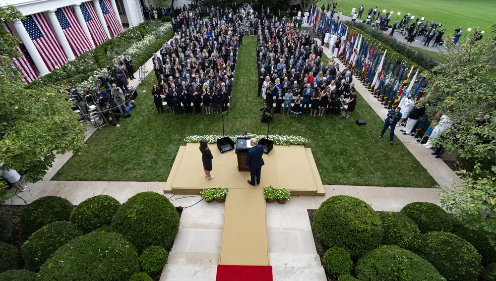 Imagen del evento en los jardines de la Casa Blanca