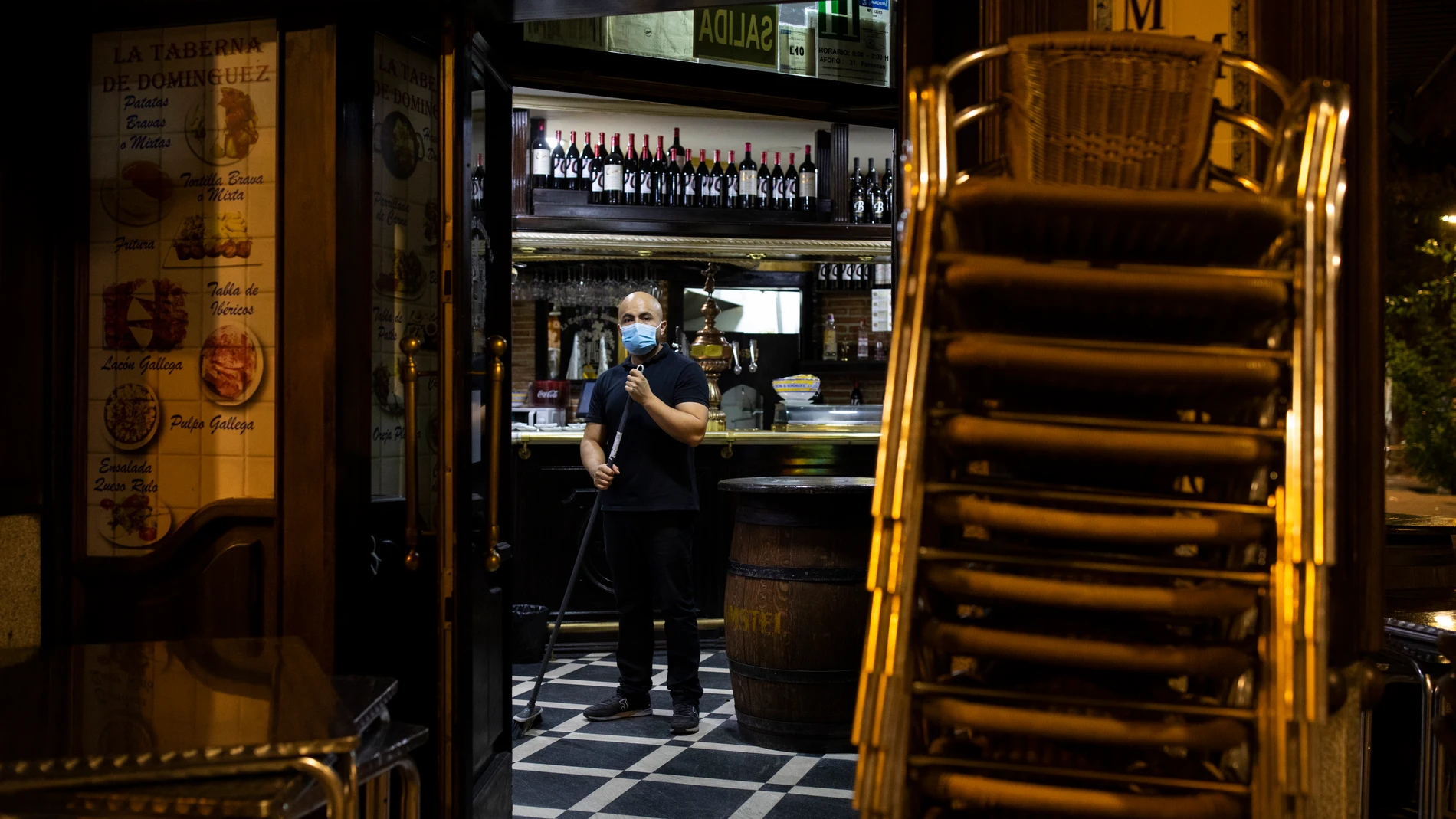 Un bar de Carabanchel a la hora del nuevo cierre impuesto por el Ministerio de Sanidad