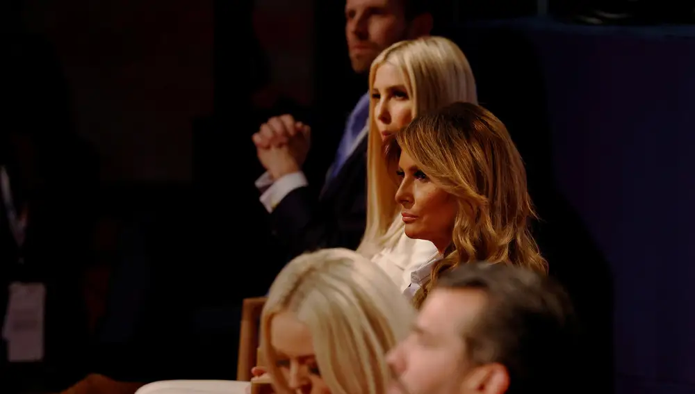 U.S. first lady Melania Trump watches after taking off her face mask while sitting with the rest of the Trump family, including Donald Trump Jr., Tiffany Trump, Ivanka Trump and Eric Trump, before the start of the first 2020 presidential campaign debate between U.S. President Donald Trump and Democratic presidential nominee Joe Biden in Cleveland, Ohio, U.S., September 29, 2020. Picture taken September 29, 2020. REUTERS/Brian Snyder