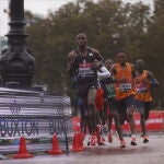London (United Kingdom), 04/10/2020.- Benson Kipruto of Kenya in action during the elite men'Äôs race at the London Marathon in London, Britain, 04 October 2020. (Maratón, Kenia, Reino Unido, Londres) EFE/EPA/John Sibley / POOL