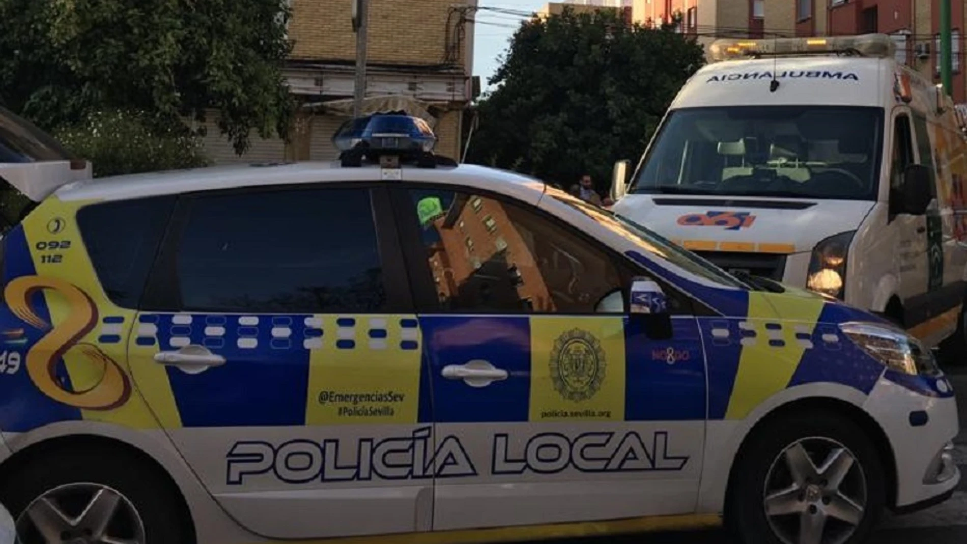 Actuación ante la caída de un hombre de un balcón en Sevilla