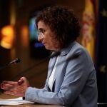 La ministra de Hacienda, María Jesús Montero, ofrece una rueda de prensa en el Ministerio de Hacienda en Madrid, este lunes, tras la reunión del Consejo de Política Fiscal y Financiera (CPFF).