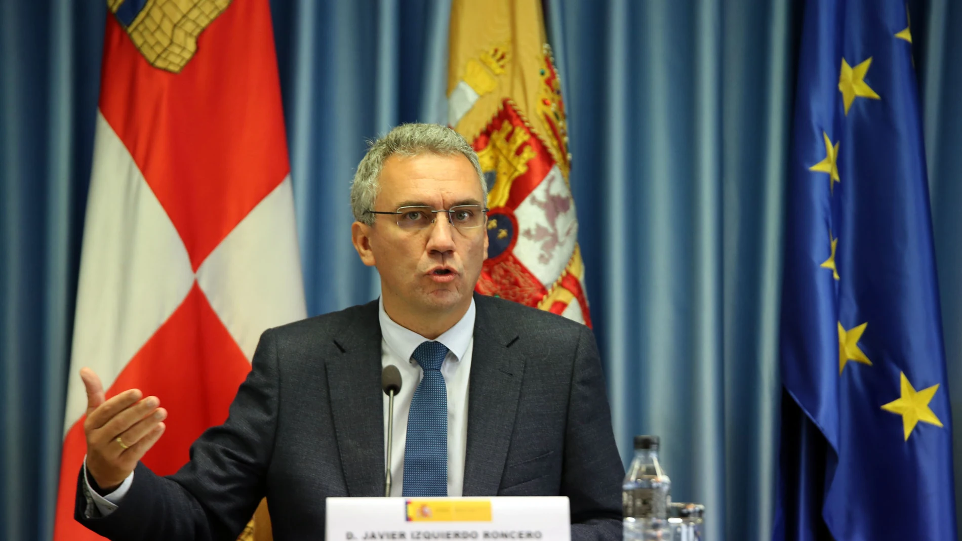El delegado del Gobierno en Castilla y León, Javier Izquierdo, ofrece los últimos datos sobre las medidas económicas adoptadas por el Gobierno en la Comunidad en relación con la crisis