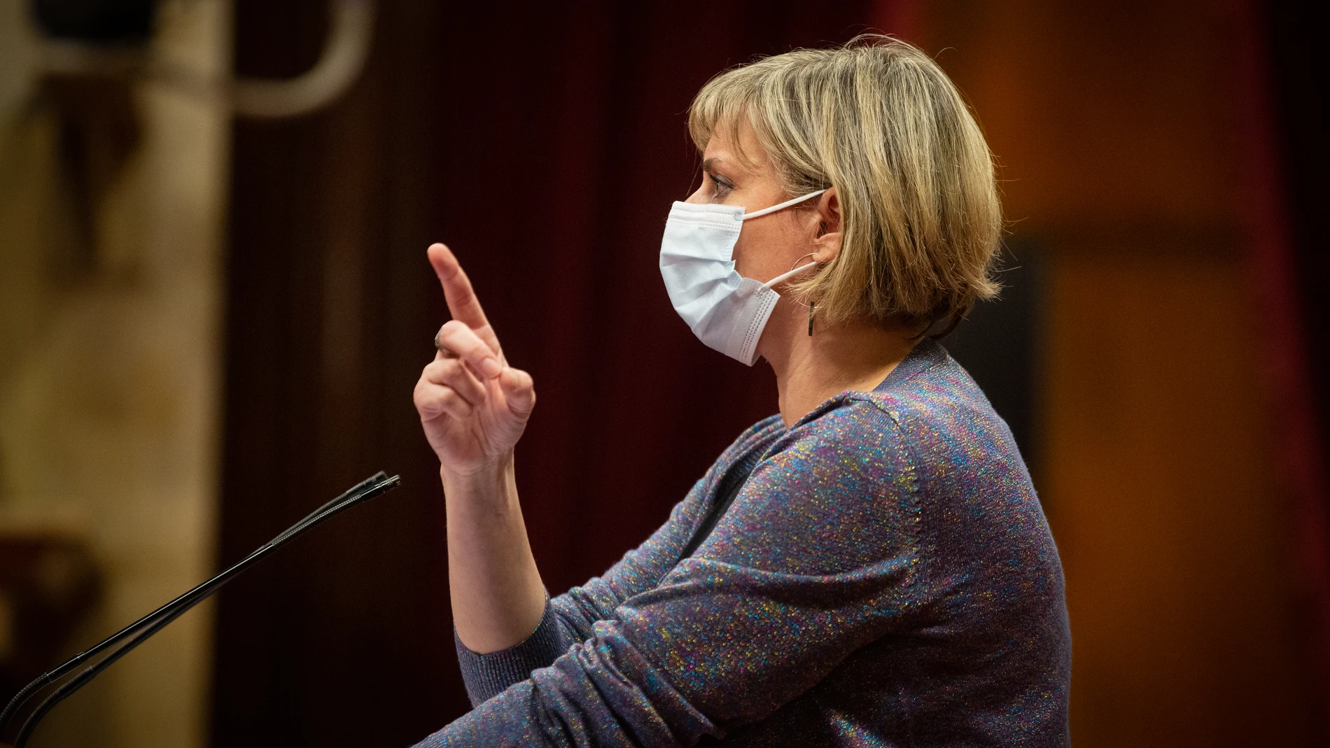 La consejera de Salud de la Generalitat, Alba Vergés, en un Pleno en el Parlamento de Cataluña sobre la situación sanitaria por la pandemia