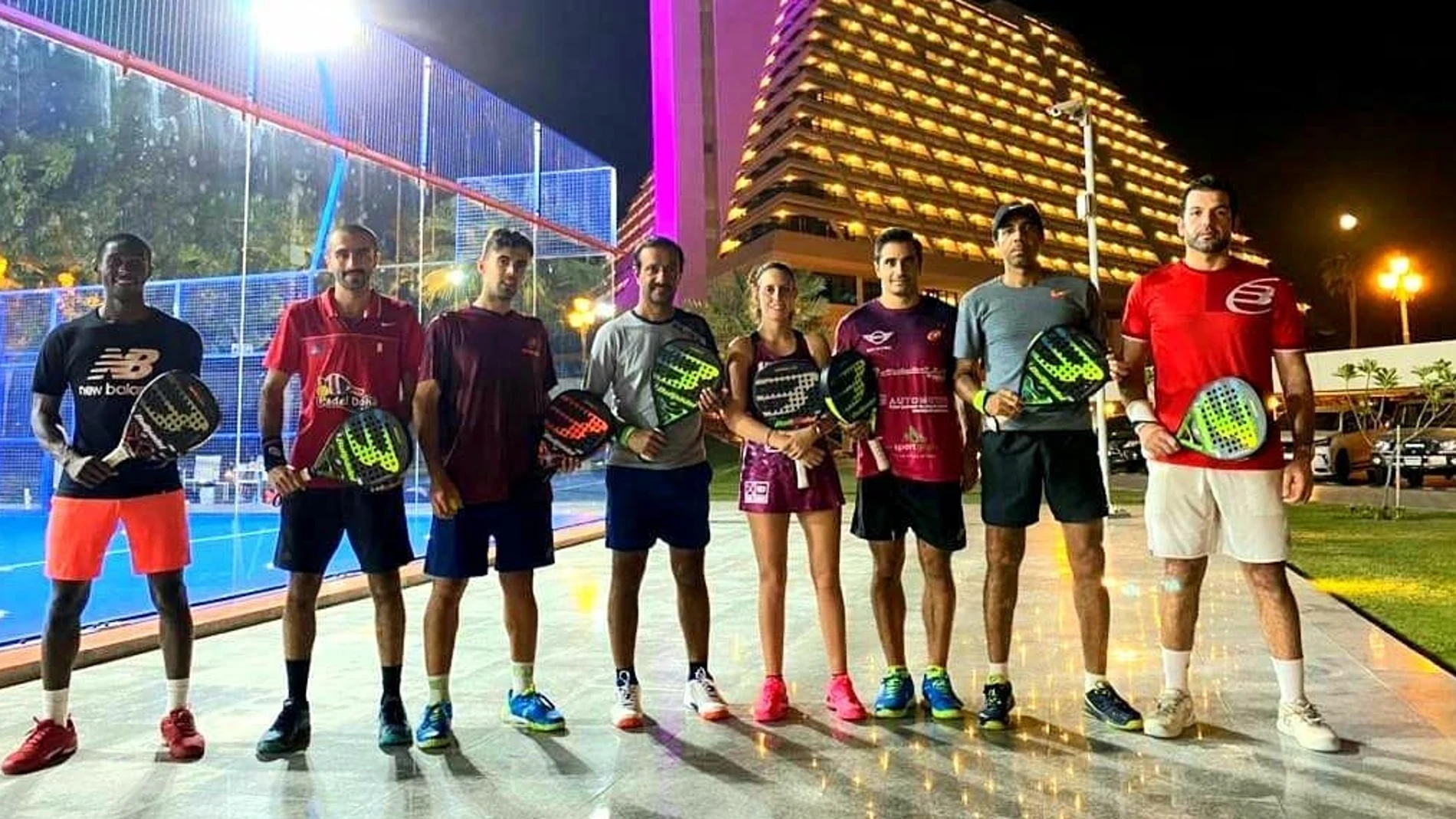 Manu Martín y la expedición española en Qatar.