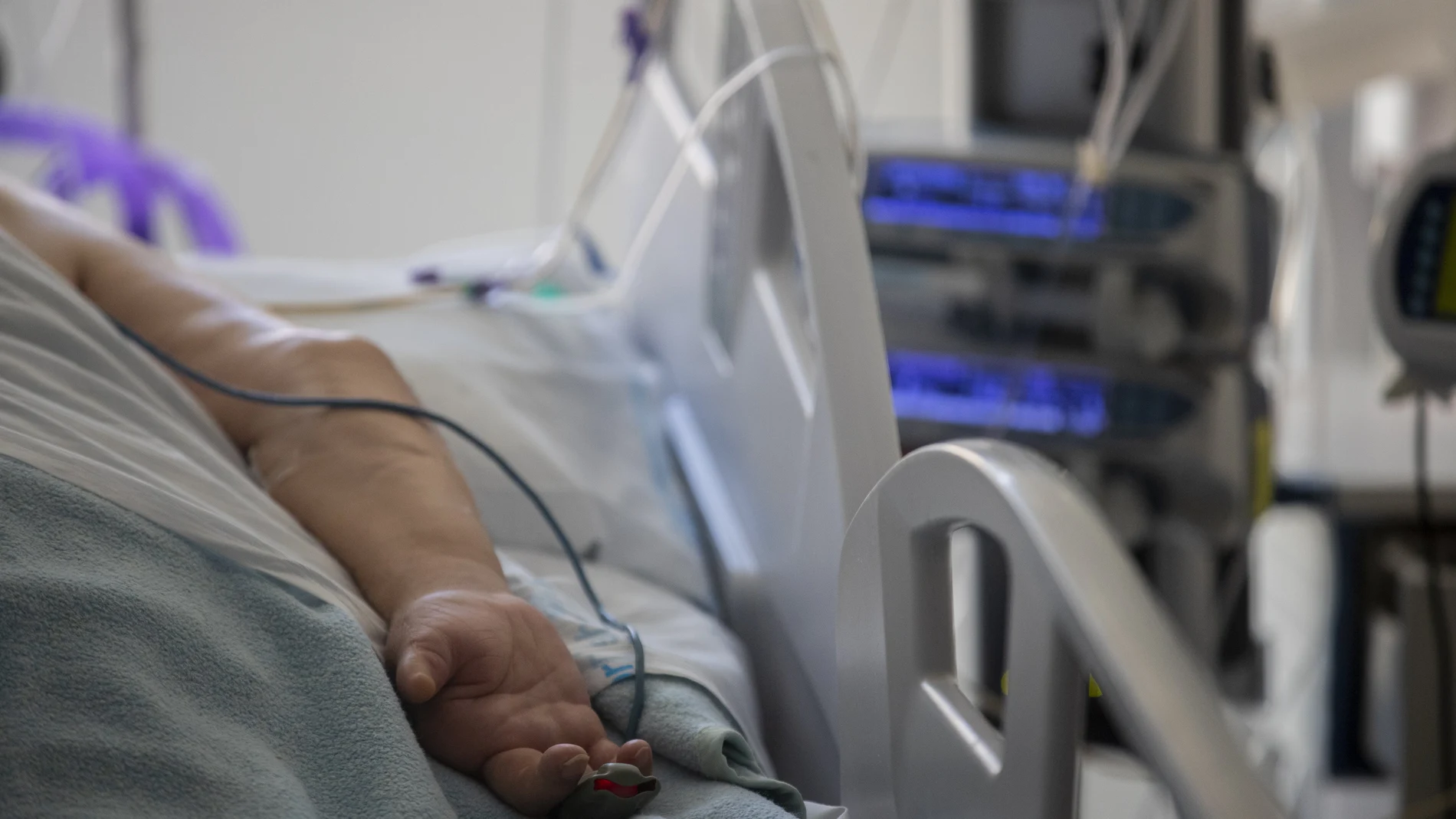 El Brigham and Women’s Hospital dijo que los estudios había demostrado que los receptores de trasplantes tenían un riesgo mucho mayor de morar a causa de la covid-19