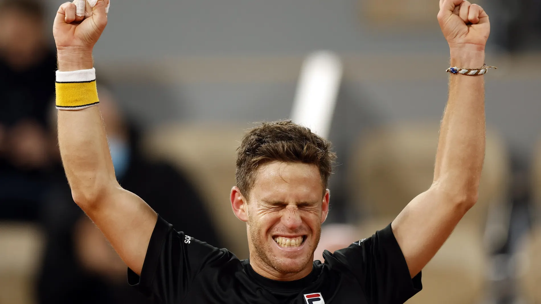 Schwartzman celebra el triunfo ante Thiem en el partido de su vida: ya está en las semifinales de Roland Garros
