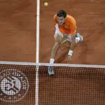  Djokovic desconcierta, “muere” y “revive” contra Carreño para llegar a semifinales de Roland Garros