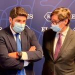 El presidente de la Región de Murcia, Fernando López Miras, junto al ministro de Sanidad, Salvador Illa