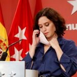 La presidenta de la Comunidad de Madrid, Isabel Díaz Ayuso, ayer, en la sede del Gobierno regional, donde analizó el auto del TSJ de Madrid