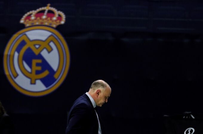 El entrenador del Real Madrid, Pablo Laso, durante el encuentro ante el Valencia Basket
