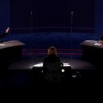 Kamala Harris y Mike Pence durante el debate