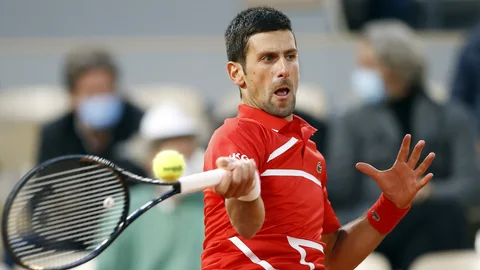 Novak Djokovic durante su partido contra Stefanos Tsitsipas